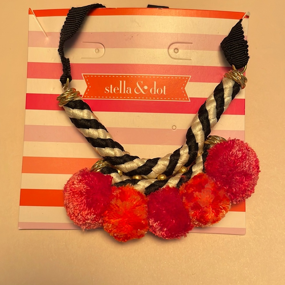 Stella and dot little girls Pom Pom necklace